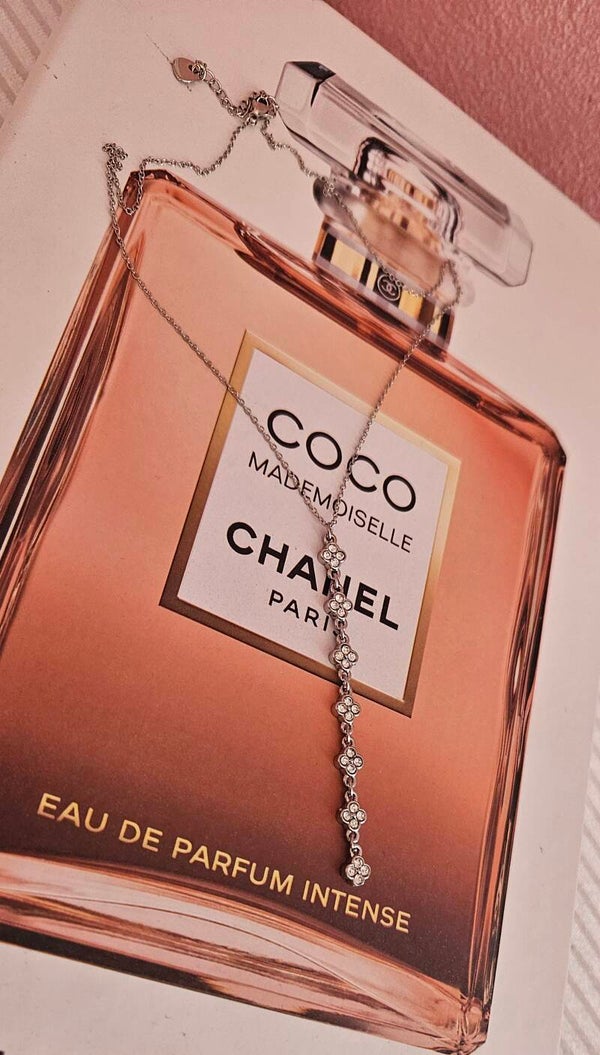 ✨ Collier Y argenté – Fleurs en strass ✨