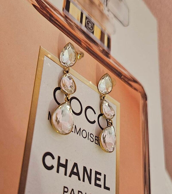 ✨ Boucles d’oreilles pendantes dorées – 3 pierres goutte ✨