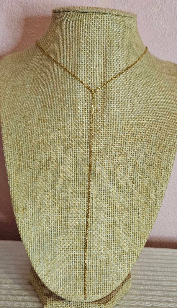 Collier “Linéa” – La Simplicité qui Brille