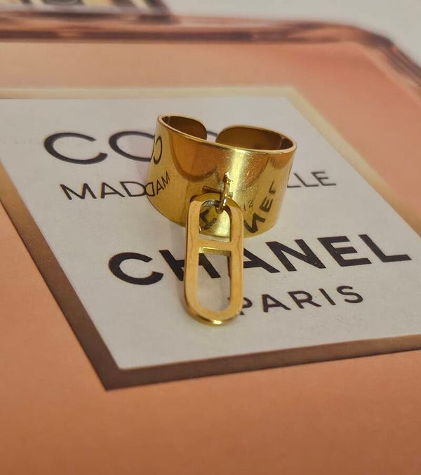 ✨ Bague Titia – Élégance minimaliste et tendance ✨