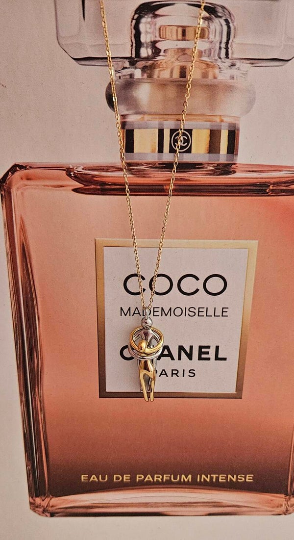 💛✨  Collier “Amour” personnages entrelacés ✨💛