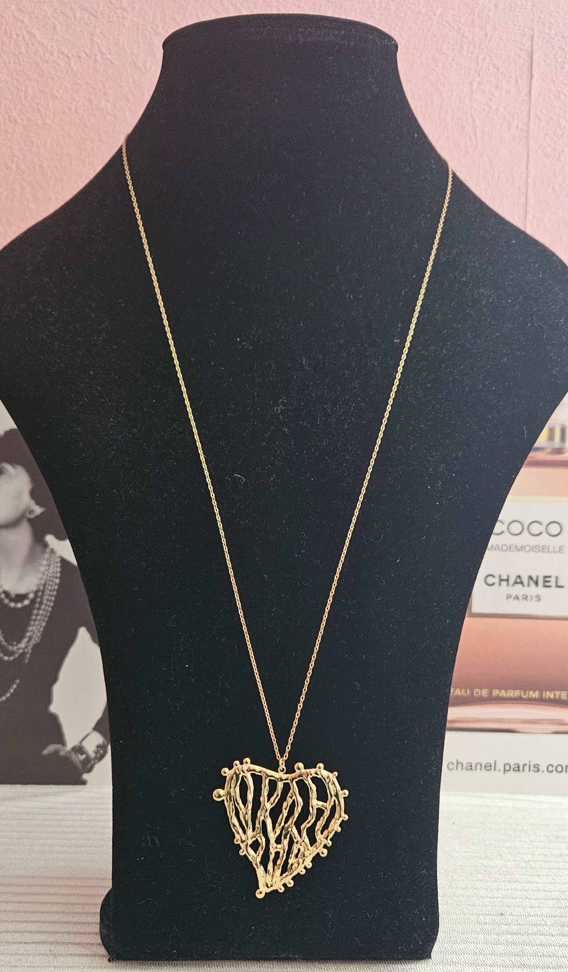 Collier Maya long doré & cœur martelé ✨