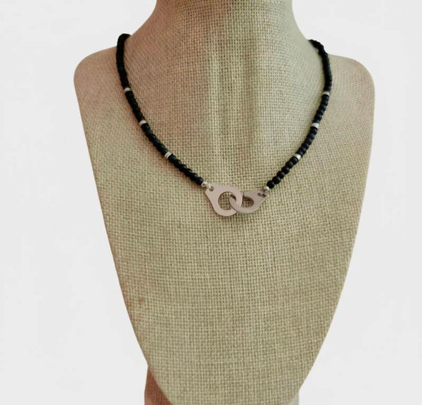 ✨ Collier Menotte en perles ✨