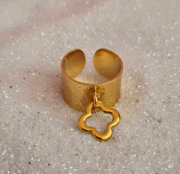 ✨️Bague Breloque Trèfle doré ✨️