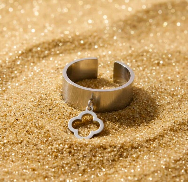 Bague Trèfle argenté – Acier inoxydable
