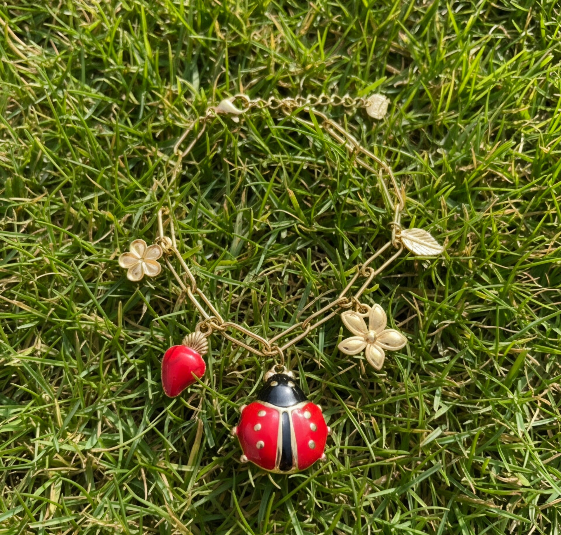 ✨ Bracelet Coccinelle – Chance & Printemps ✨