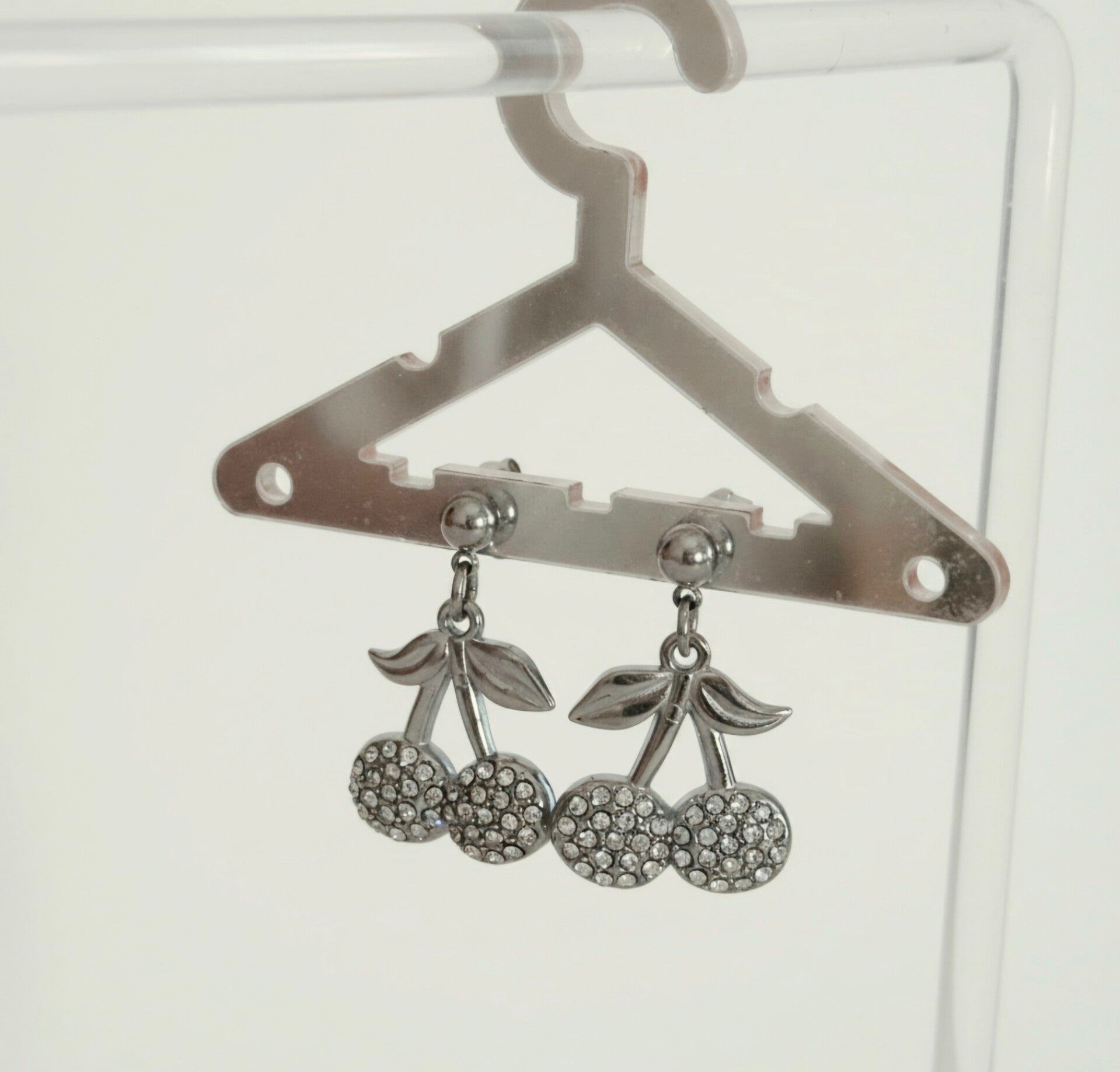 🍒 Boucles d’oreilles cerises argentées ✨