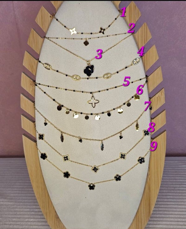 Les colliers essentielles doré en acier inoxydable