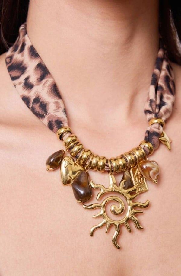 Collier Foulard Imprimé à Breloques Décoratives