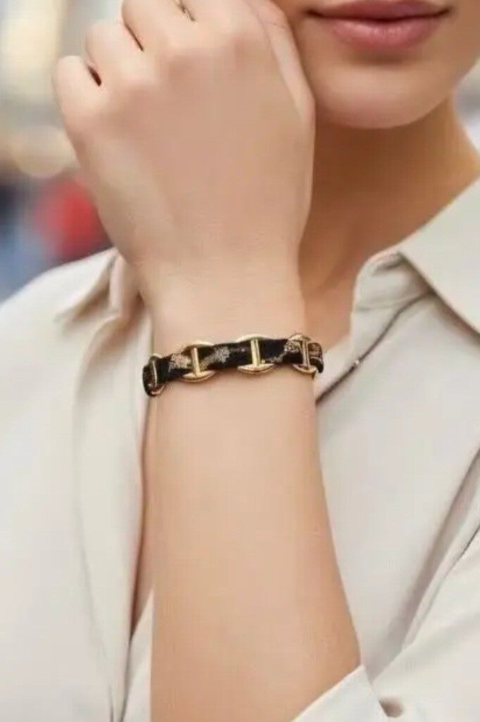 ✨ Bracelet Jonc Doré – Tendance et Élégance ✨