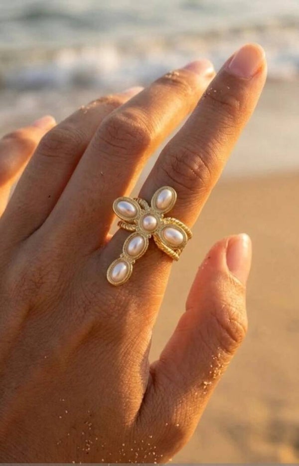 ✨ Grande bague croix nacrée – dorée ✨
