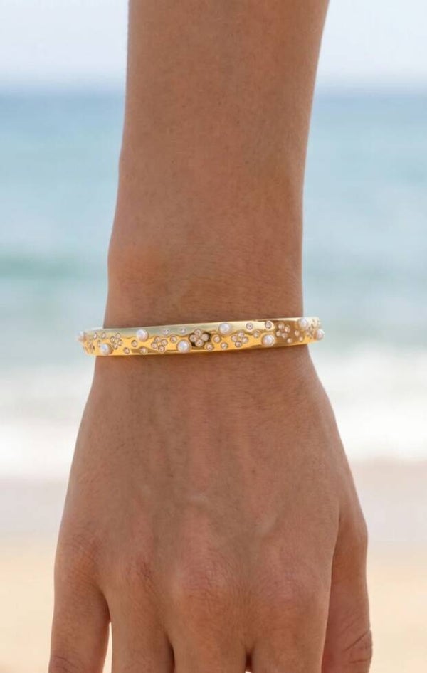 Bracelet jonc doré trèfles & perles blanches ✨🤍