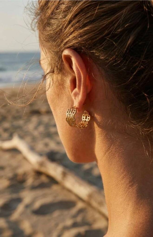 ✨ Boucles d’Oreilles Demi-Cercles Maille Marine Dorée ✨