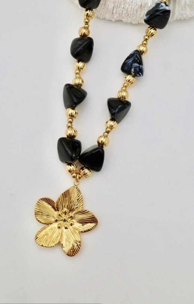 ✨️ Collier fleur✨️