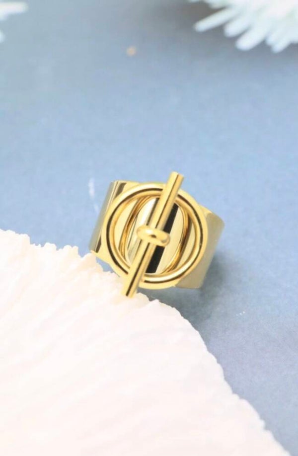 ✨️ Bague T✨️
