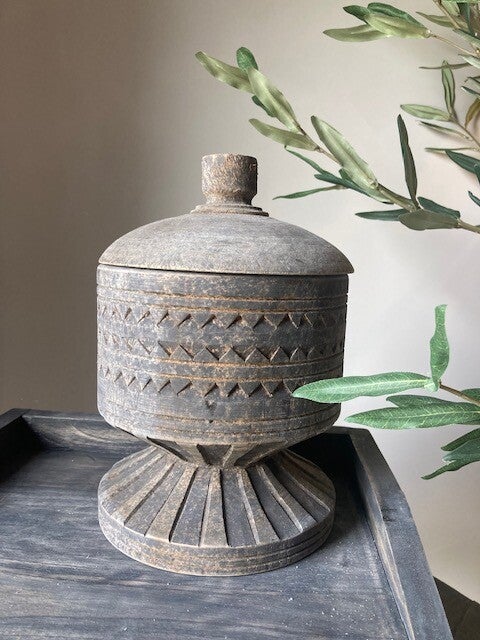 Mooie houten pot met deksel