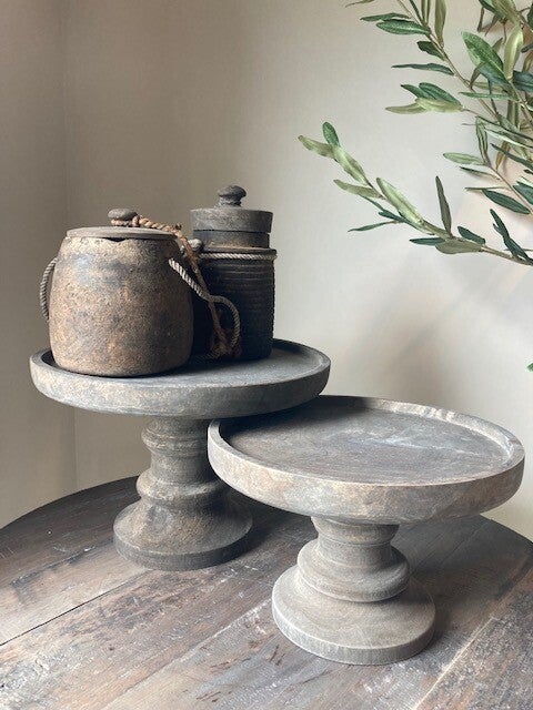 Schaal op voet klein