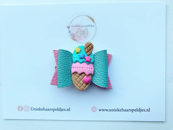 Zomers strikje met ijsje van fimo gemaakt