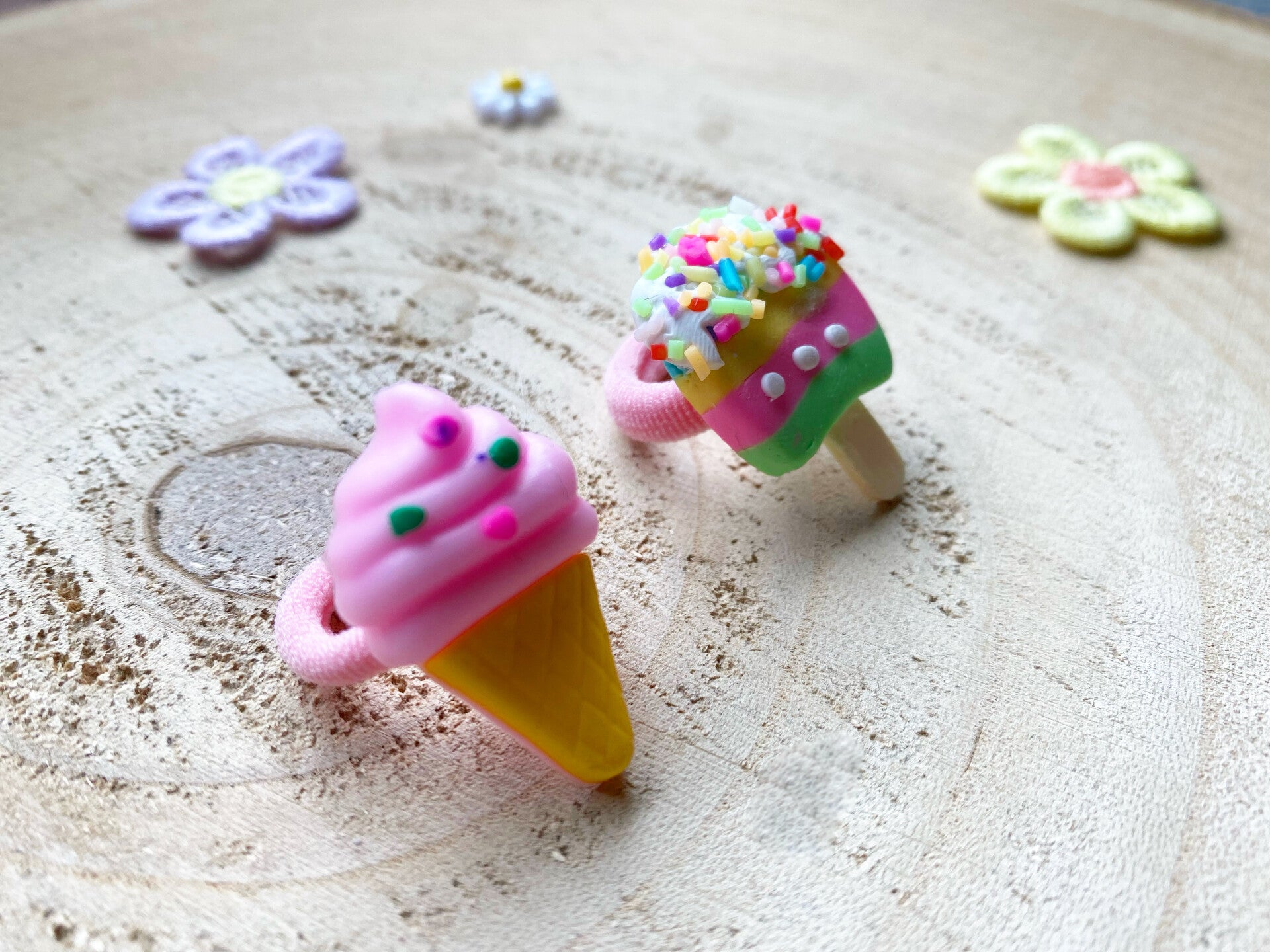 Setje van 2 ijsjes elastiekjes