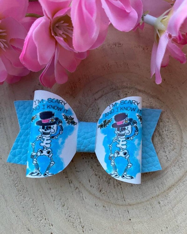 Halloween blauw met gekleurde lichtjes