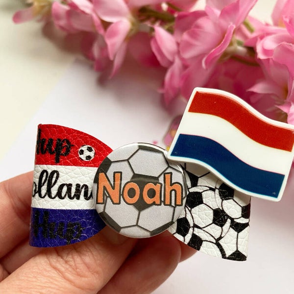 Hup holland hup met naam (voor Jongens een broche)