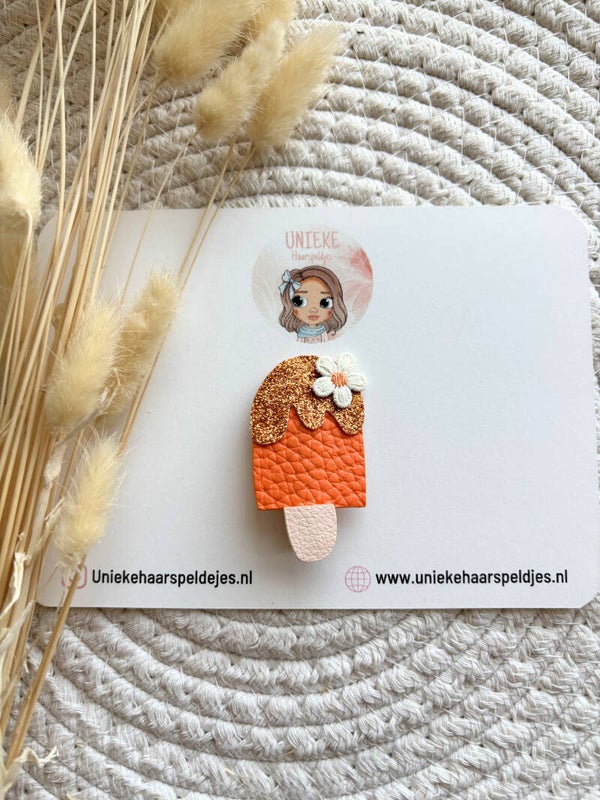 Gratis ijsje 🍦🧡 koningsdag let op: 1 speldje per klant