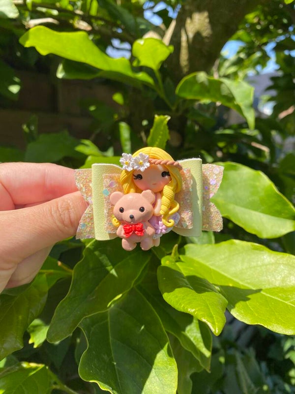 Strik met fimo poppetje