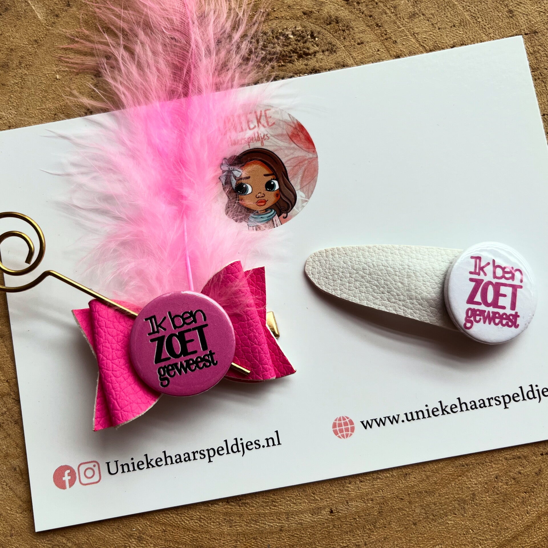 Zuurstok roze “ Ik ben zoet geweest “ strik ( en gratis speldje)