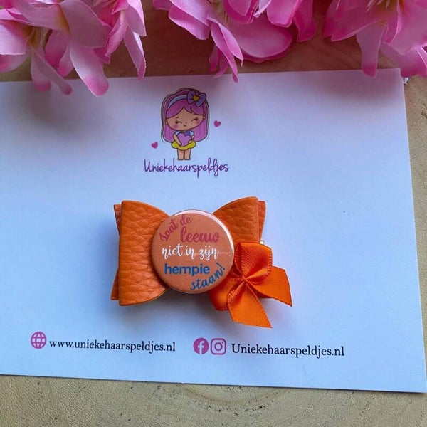 Strikje laat de leeuw niet in zijn hempie staan 5cm