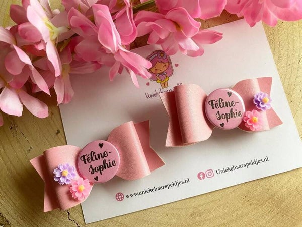 Roze strik met naam