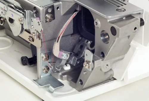 Juki Kirei MCS 1800 Einfädelhilfe