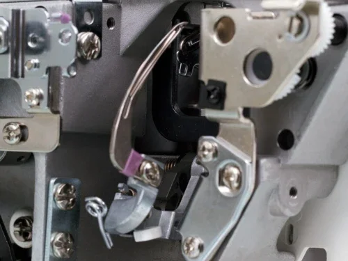 Juki MO 735 Einfädelhilfe Covergreifer