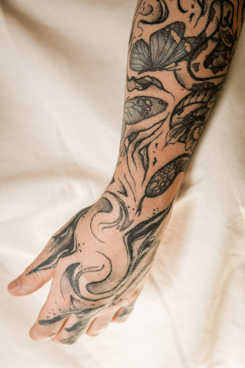 Abgeheiltes Arm Sleeve Tattoo Tribal blackwork