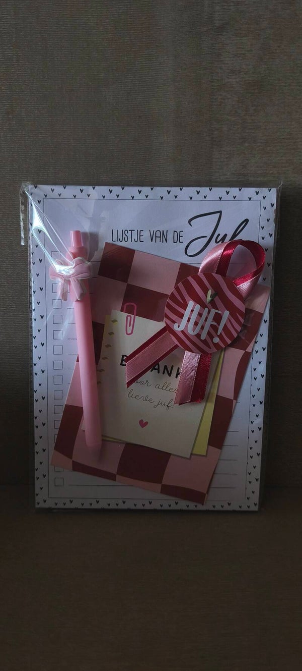 Cadeautje - lijstje van de juf + pen + kaart
