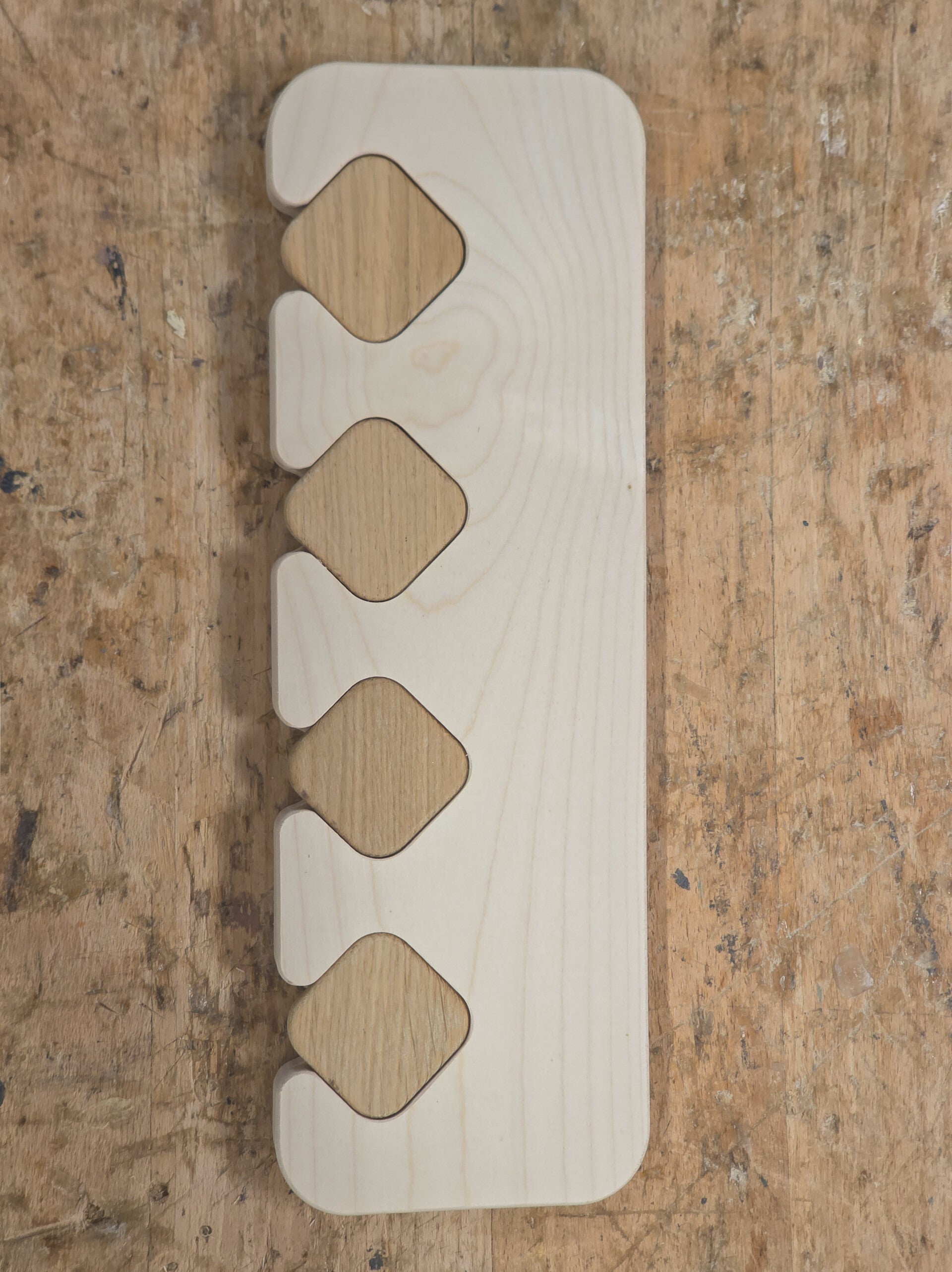 Obešalo za ključe Javor