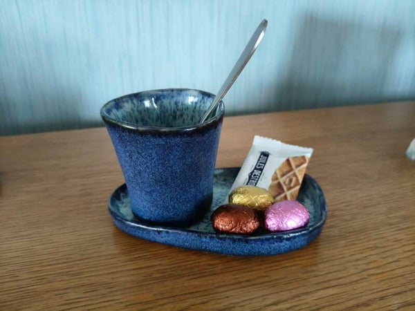 Beker met bijhorend bordje (blauw mat)