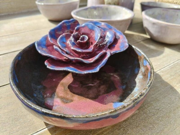 Decoratief schaaltje met roos