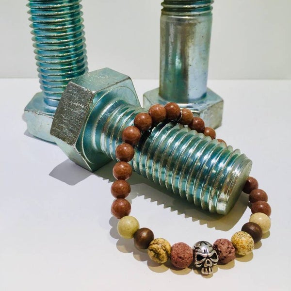Stoere kralen armband skull bruine lava steen en natuurtseen