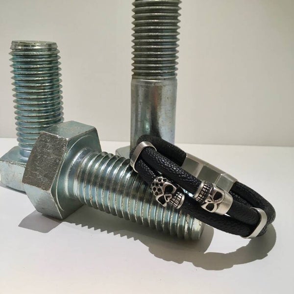 Stoere leren armband zwart skulls