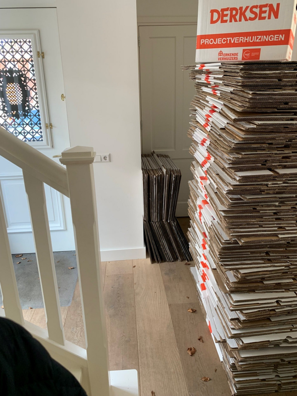 Lege verhuisdozen