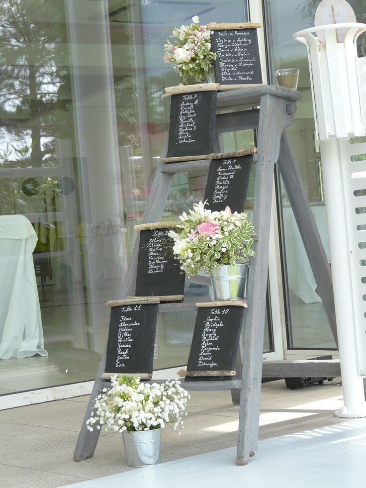 Plan de table sur escabeau en bois