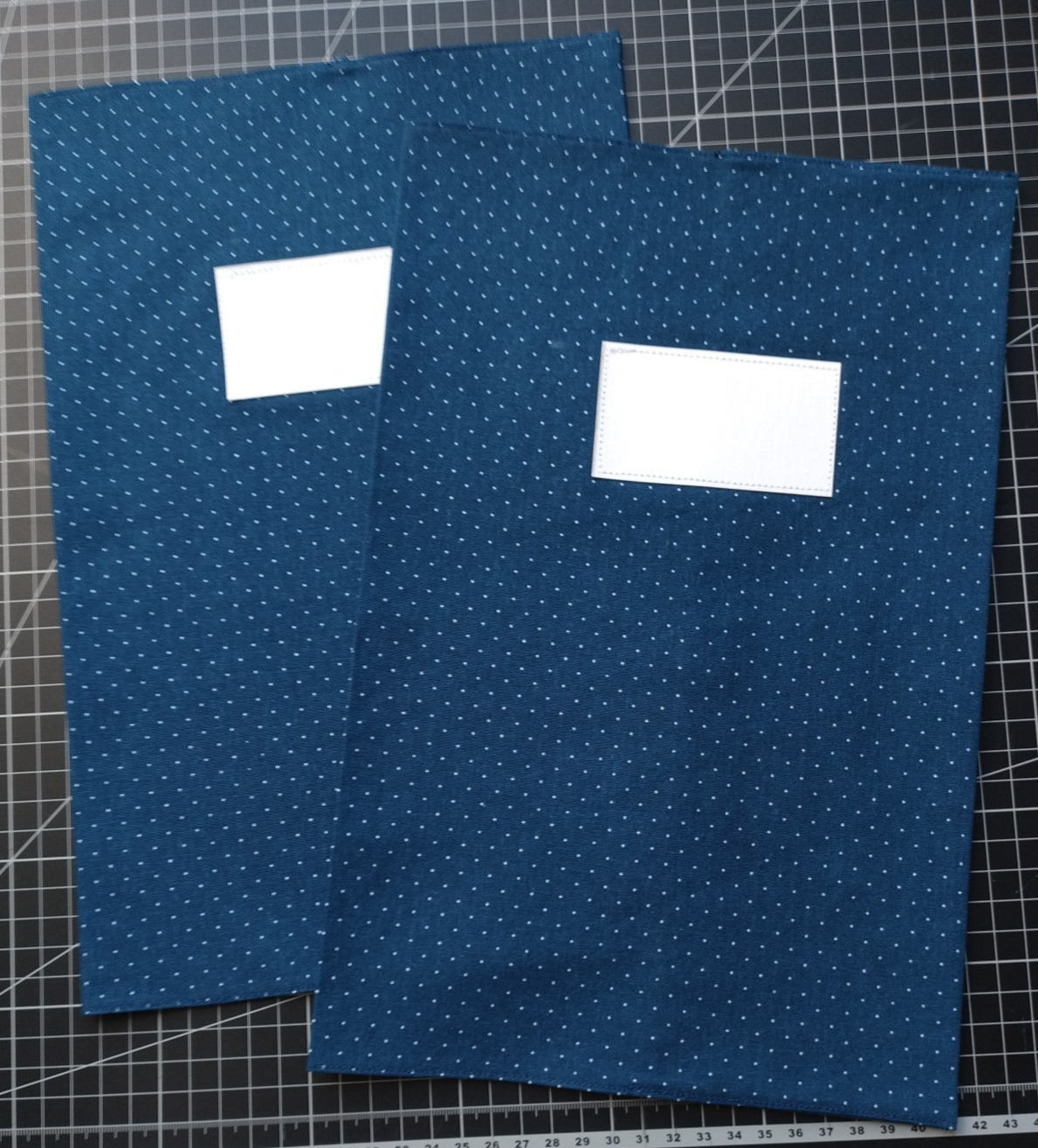 Heftumschlag DIN A4, nachhaltig, 100% Baumwolle, DUNKELBLAU weiß gepunktet