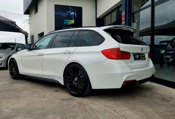 BMW 320 d Touring Pack M