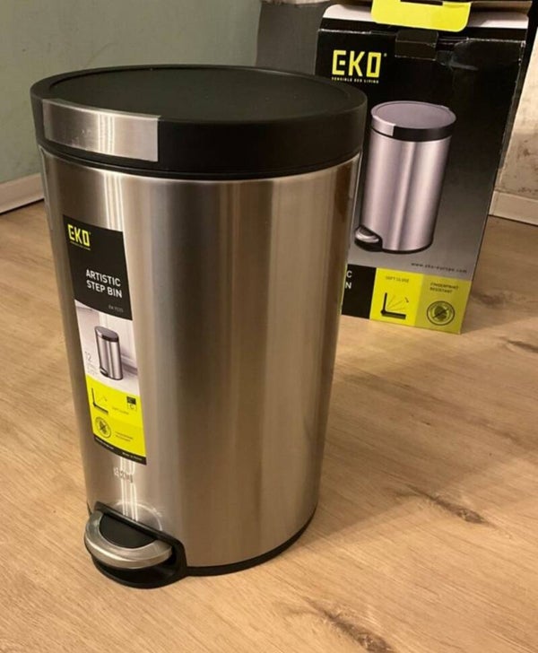 Mülleimer aus glänzendem Edelstahl mit Soft-close 12L