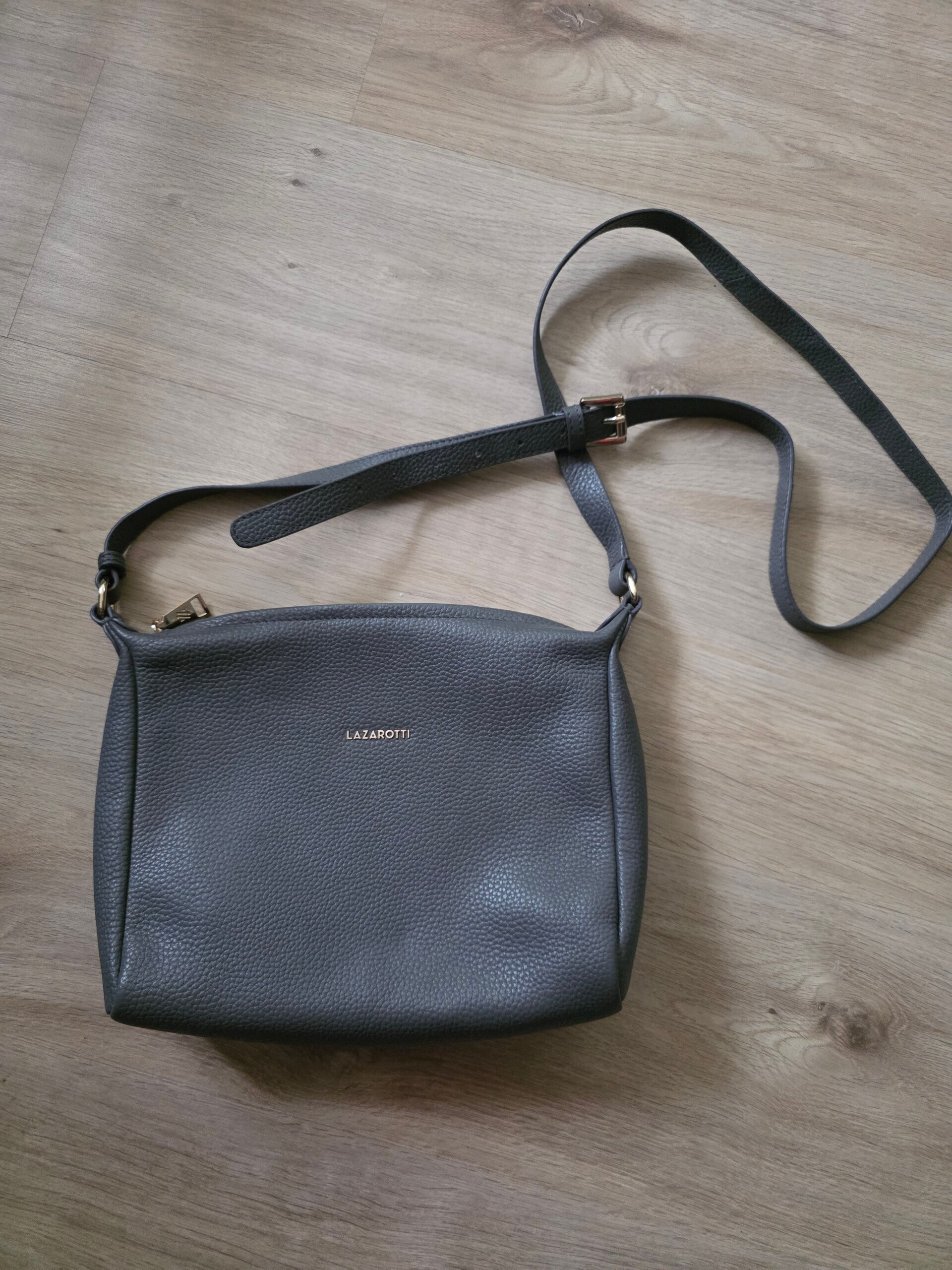 LAZAROTTI Umhängetasche "Bologna" in Stone NEU