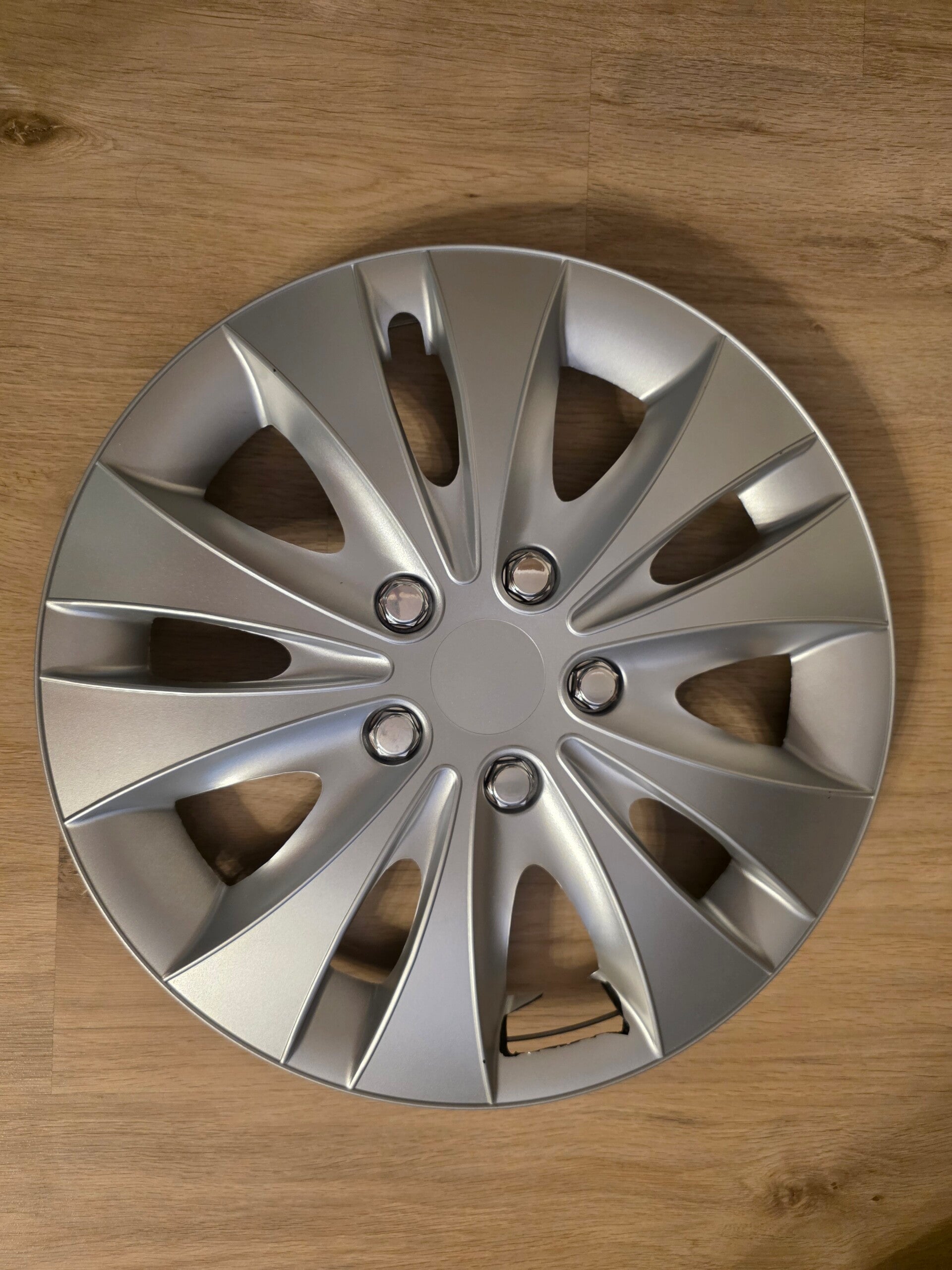 cartrend Radkappen Storm, 16 Zoll, für alle gängigen Stahlfelgen, aus Spezial-ABS-Qualitätskunststoff, schlagfest, zweischichtige Metallic-Lackierung, überlackierbar, silber, 4 Stück