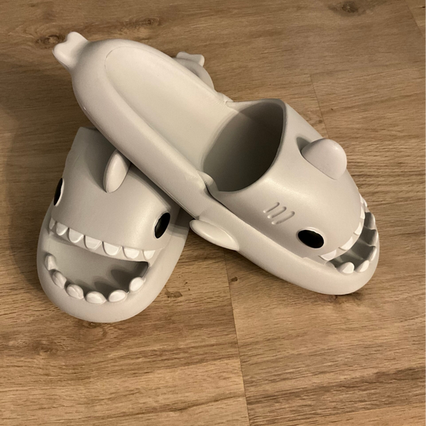 Badelatschen  Hausschuhe HAI Gr. 46-47