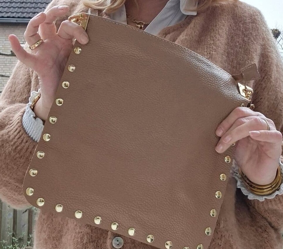 Vierkante studs tas - taupe