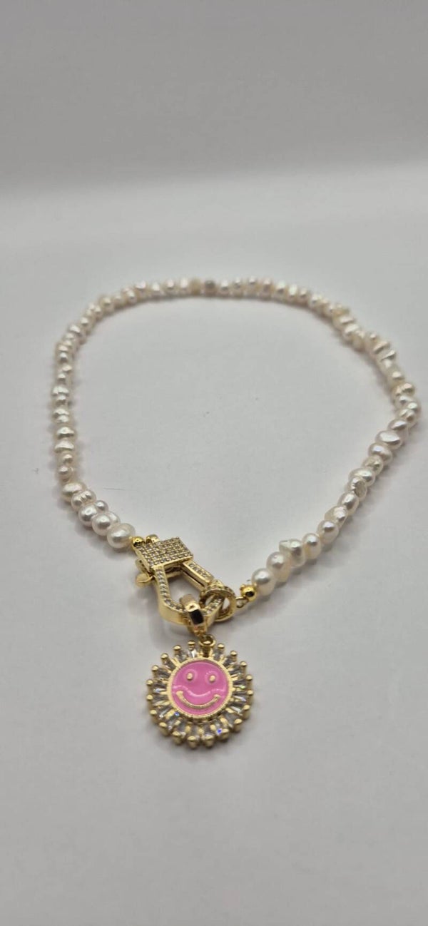 Choker ketting met roze smiley bedel