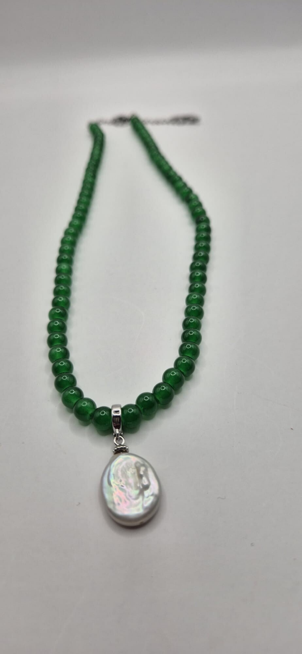 Groene parel ketting zilver en grote parel bedel